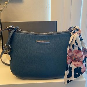 Anne Klein. Midi Hobo